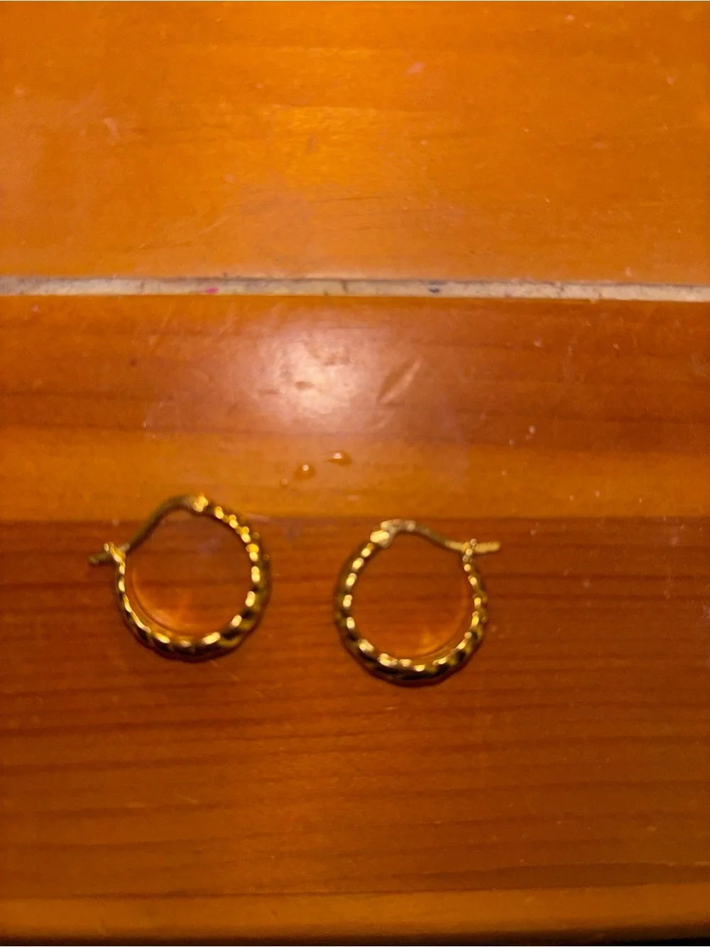 Evry Jewels Don’t Get it Twisted hoop earrings